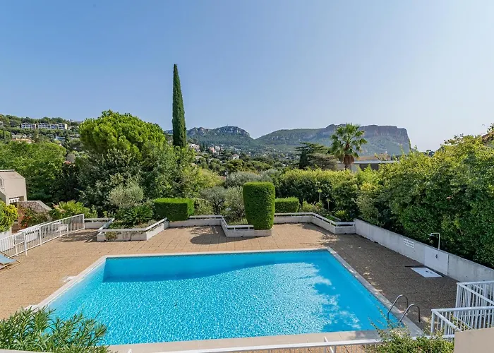 Le Canaio Upper Club Par Dodo-A-Cassis